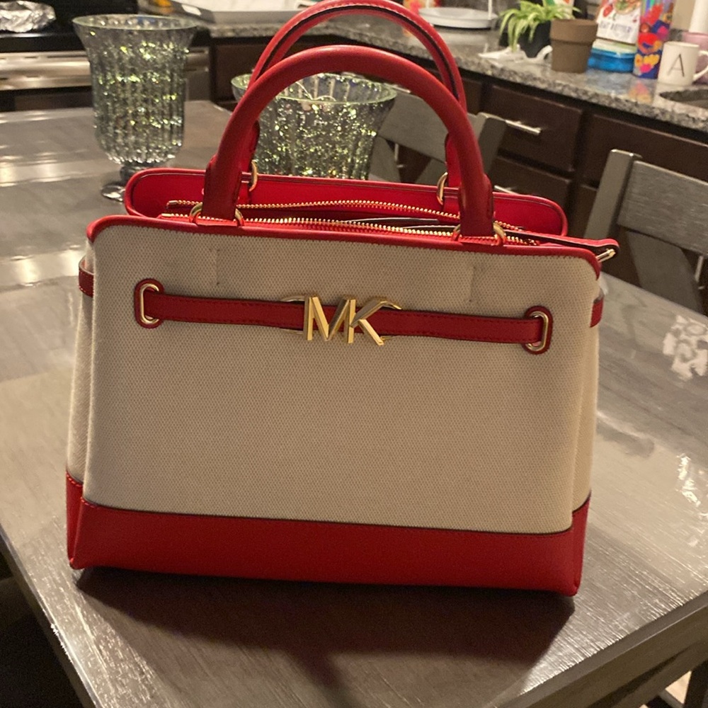 MK canvas red classic handbag - Gorgeous - very rare NWTO!!!❤️❤️❤️